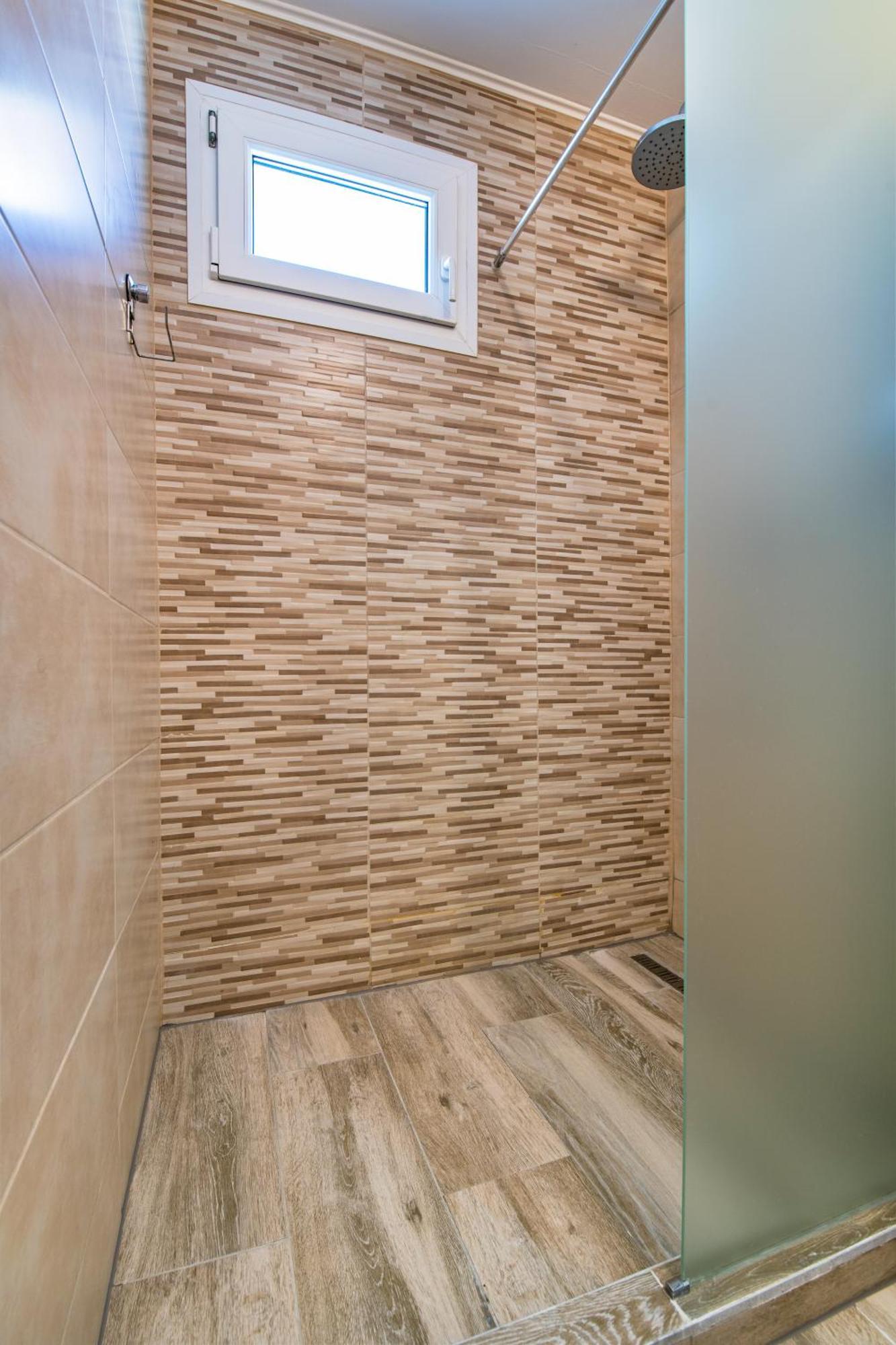 Springhome - Cozy Apartment With Balcony & Parking Brasov Bagian luar foto