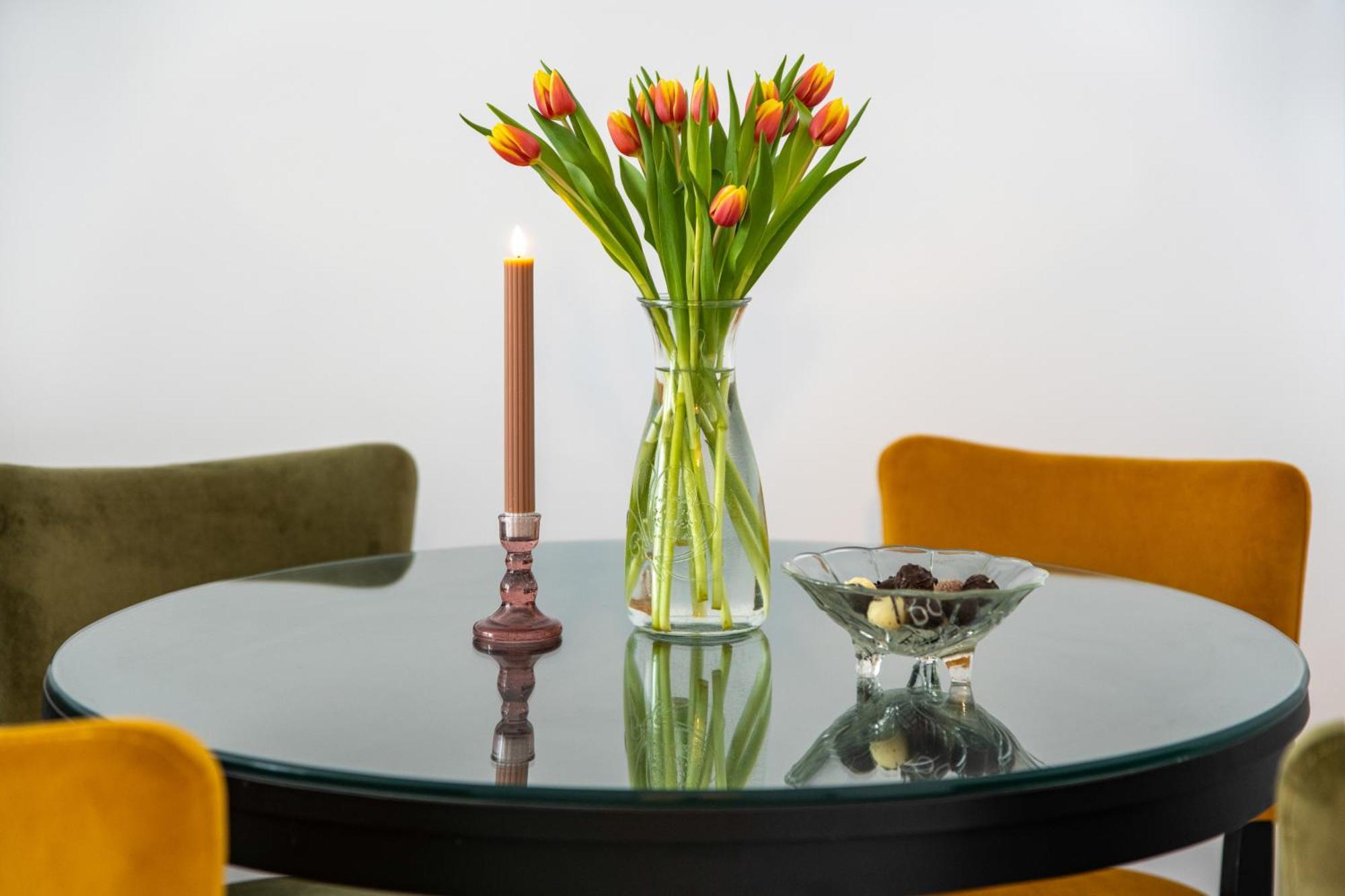 Springhome - Cozy Apartment With Balcony & Parking Brasov Bagian luar foto