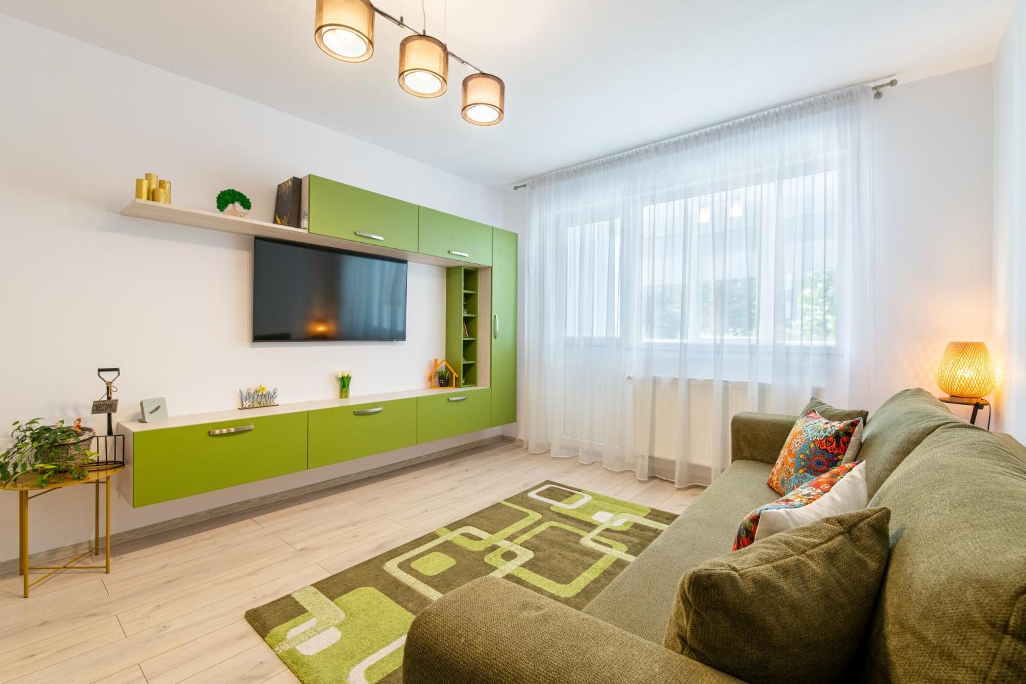 Springhome - Cozy Apartment With Balcony & Parking Brasov Bagian luar foto