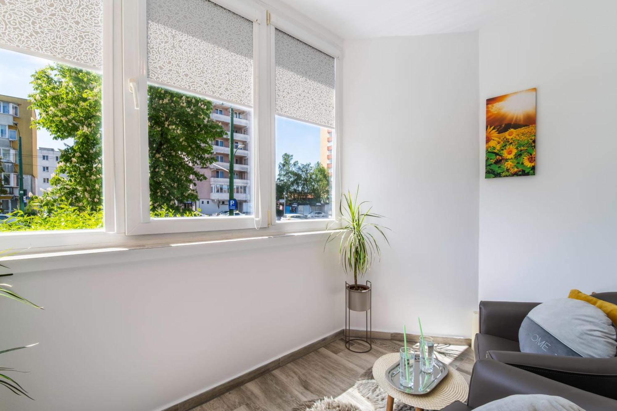 Springhome - Cozy Apartment With Balcony & Parking Brasov Bagian luar foto